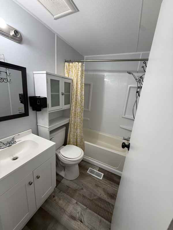 224 Pinewood St - Photo 6 of 14