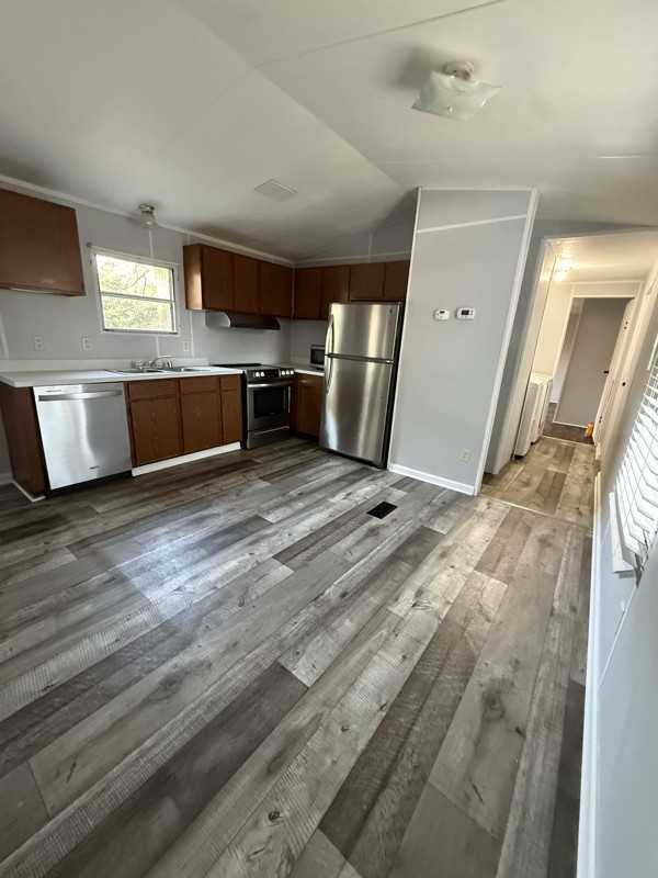 224 Pinewood St - Photo 7 of 14