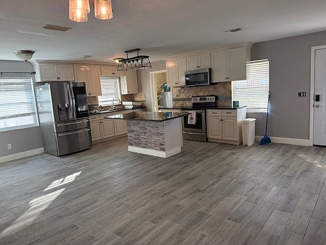 6802 S Hesperides St - Photo 2 of 9