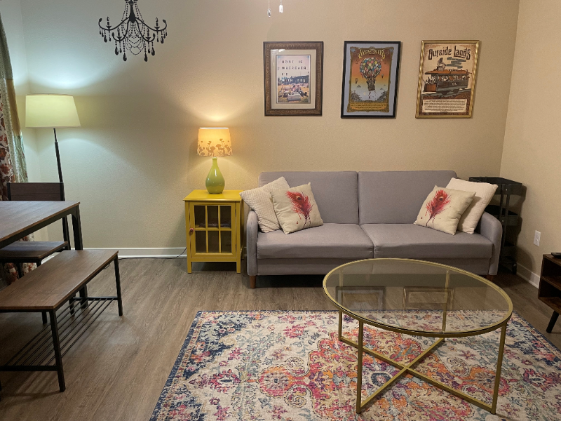 443 Ne Graham St #B - Photo 2 of 16