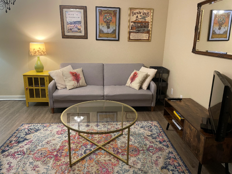 443 Ne Graham St #B - Photo 4 of 16