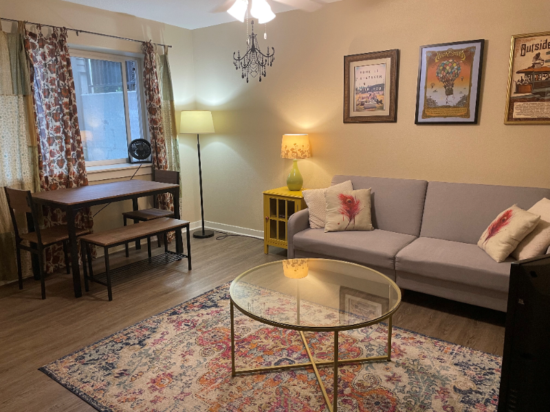 443 Ne Graham St #B - Photo 5 of 16