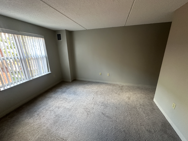 1 S Point Dr #1 - Photo 7 of 9