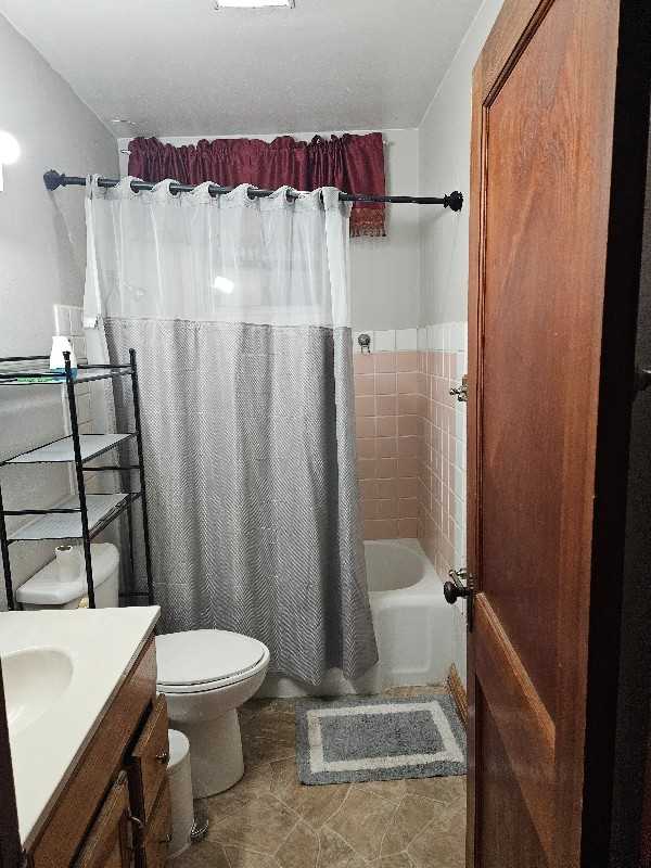 901 N Elm St - Photo 4 of 8