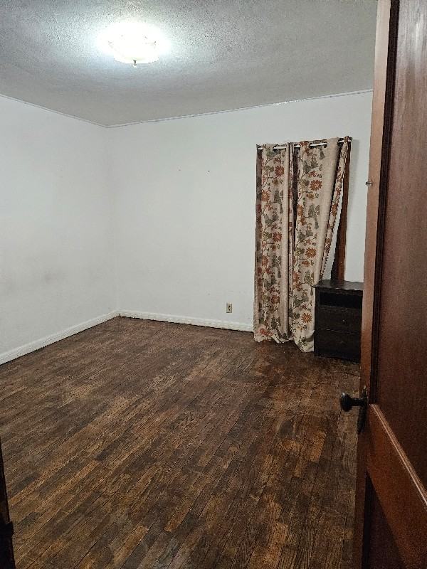 901 N Elm St - Photo 6 of 8