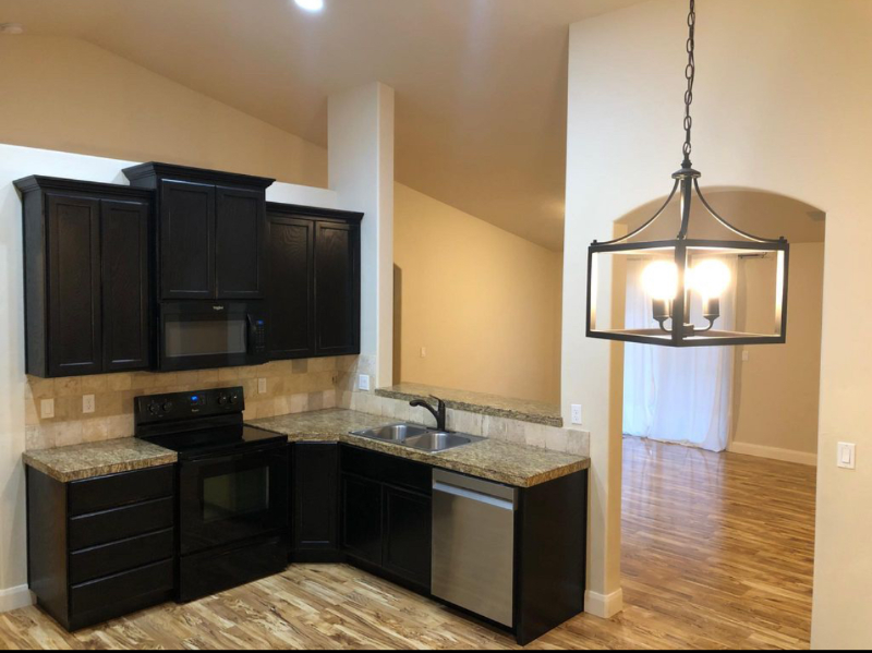 4639 N Maplestone Ave - Photo 4 of 15