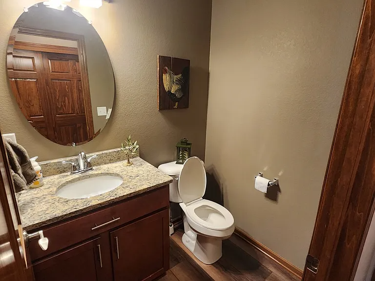 S80W16985 Boehm Ct - Photo 3 of 12