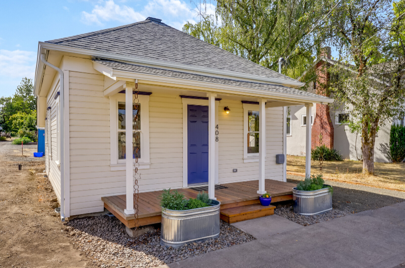 731 Elm St Sw - Photo 3 of 20