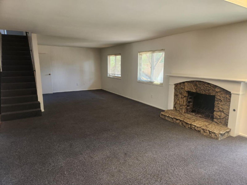 776 Libby Dr - Photo 2 of 7