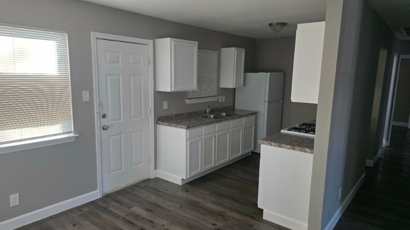 1418 Colima St - Photo 3 of 9