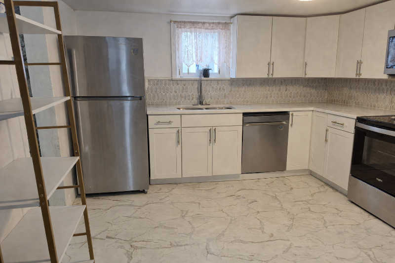 307 E Oak St - Photo 2 of 2