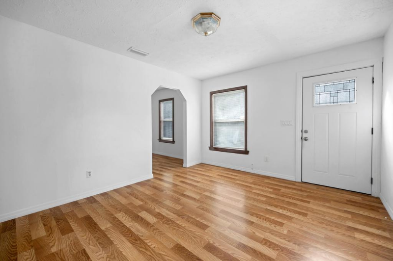 8949 8th Ave - Photo 3 of 20