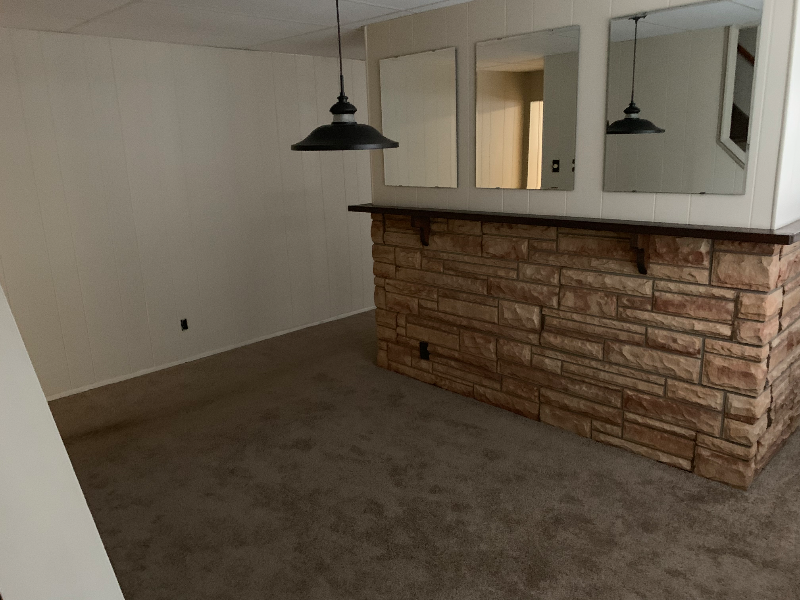 642 S 6th St - Photo 2 of 5