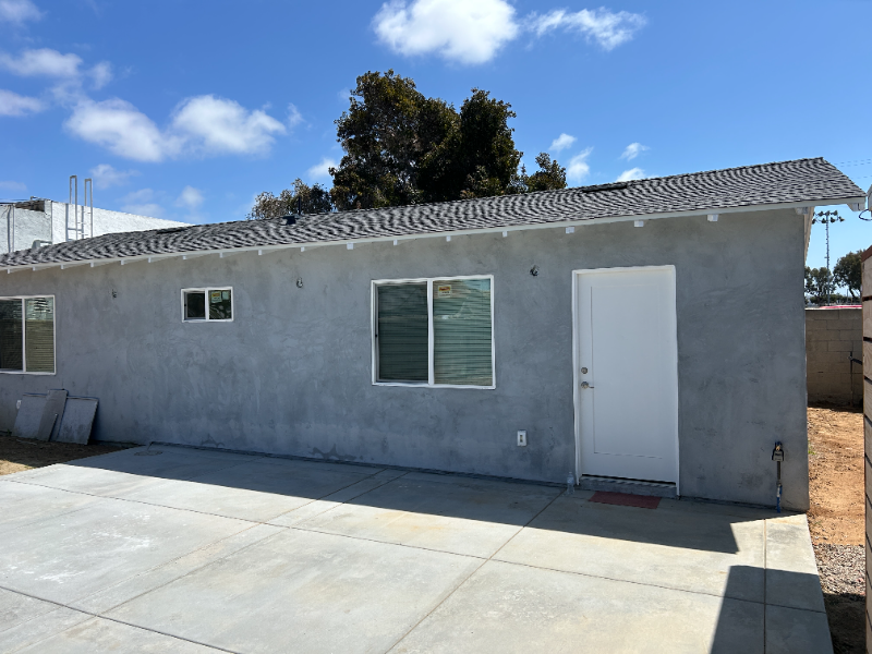 1062 18th St - Photo 2 of 10