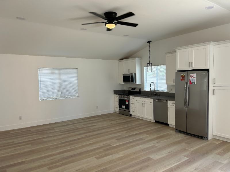 1062 18th St - Photo 6 of 10