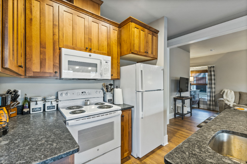 925 Walnut St Sw - Photo 7 of 18