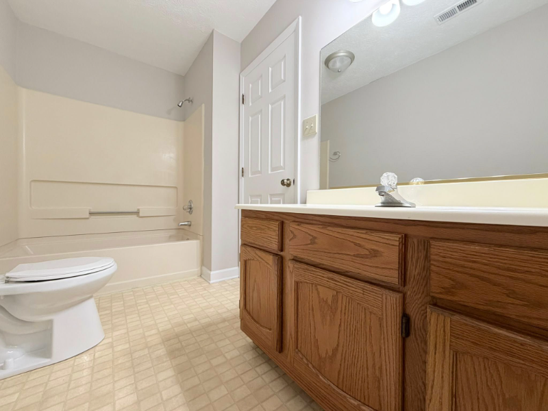 2728 Kirkwood Dr #H - Photo 3 of 8