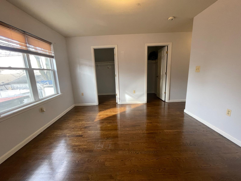 930 Olive St #1 - Photo 5 of 9