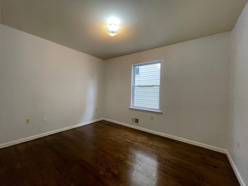 930 Olive St #1 - Photo 6 of 9