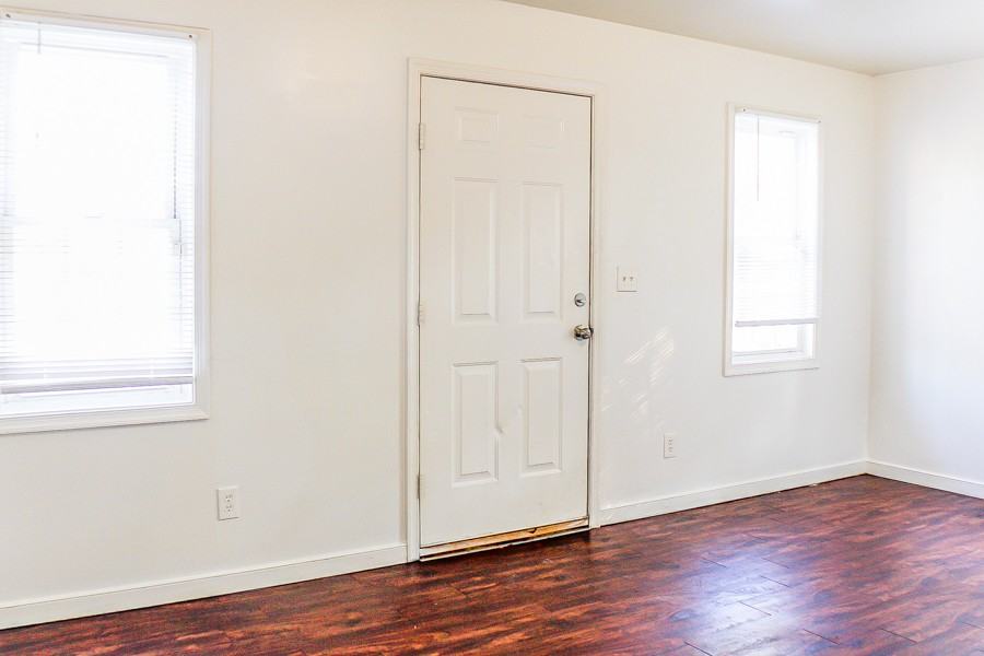 835 Gladstone St #NA - Photo 2 of 19