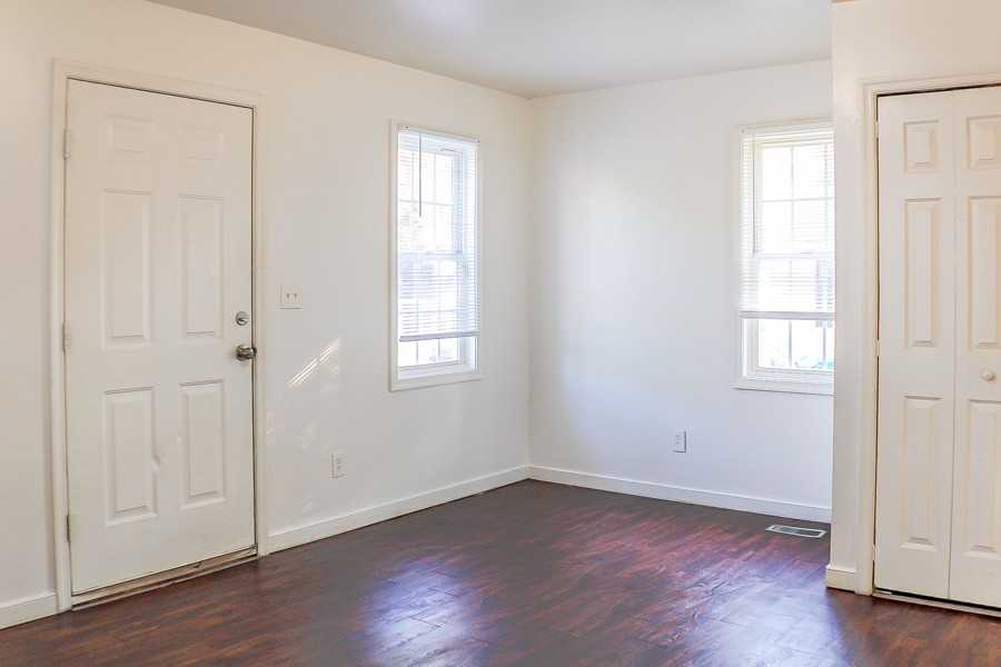 835 Gladstone St #NA - Photo 3 of 19