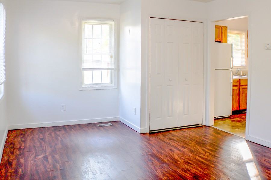 835 Gladstone St #NA - Photo 4 of 19