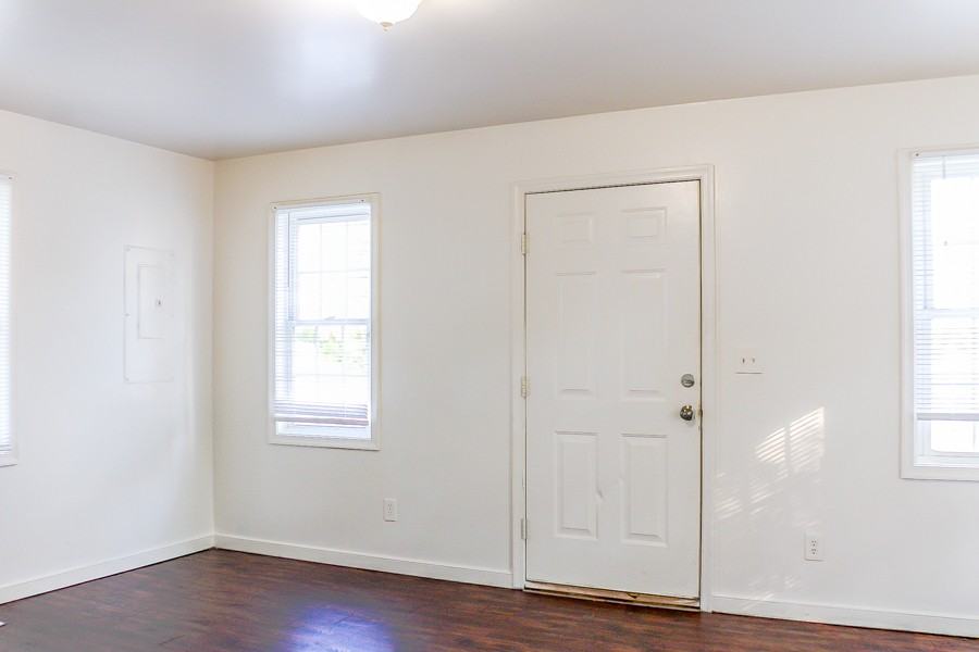 835 Gladstone St #NA - Photo 6 of 19