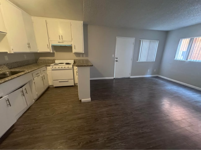 1028 Orange Ave #12 - Photo 5 of 6