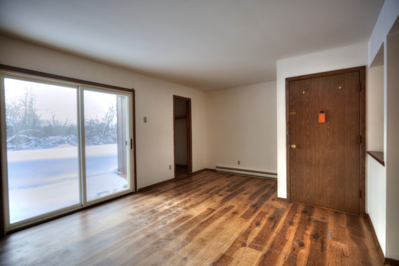 421 S Suffolk St #5 - Photo 5 of 17