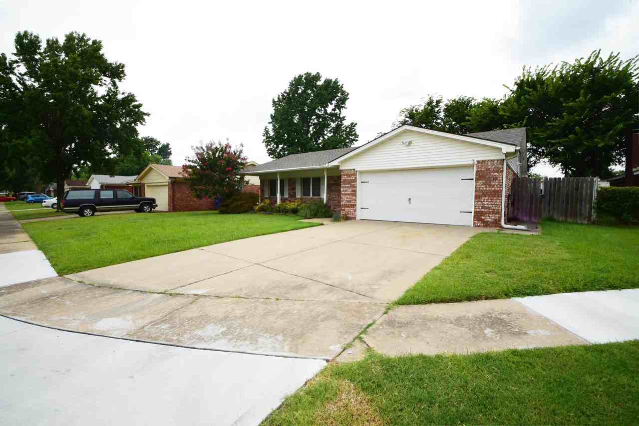 1608 S 1st Pl #1 - Photo 3 of 22