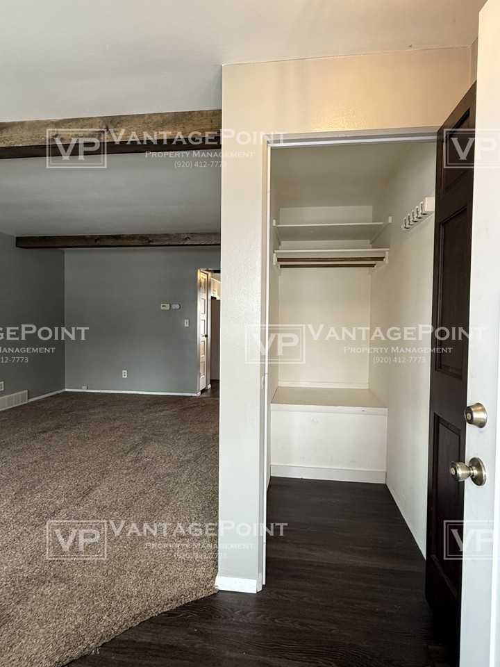 826 N Hawthorne Dr #826 - Photo 2 of 24