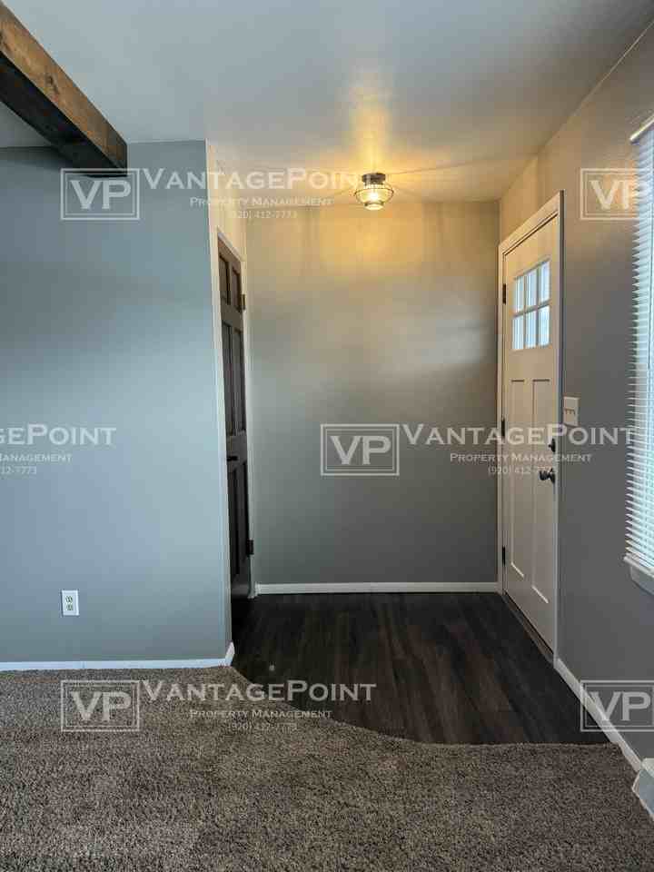 826 N Hawthorne Dr #826 - Photo 3 of 24