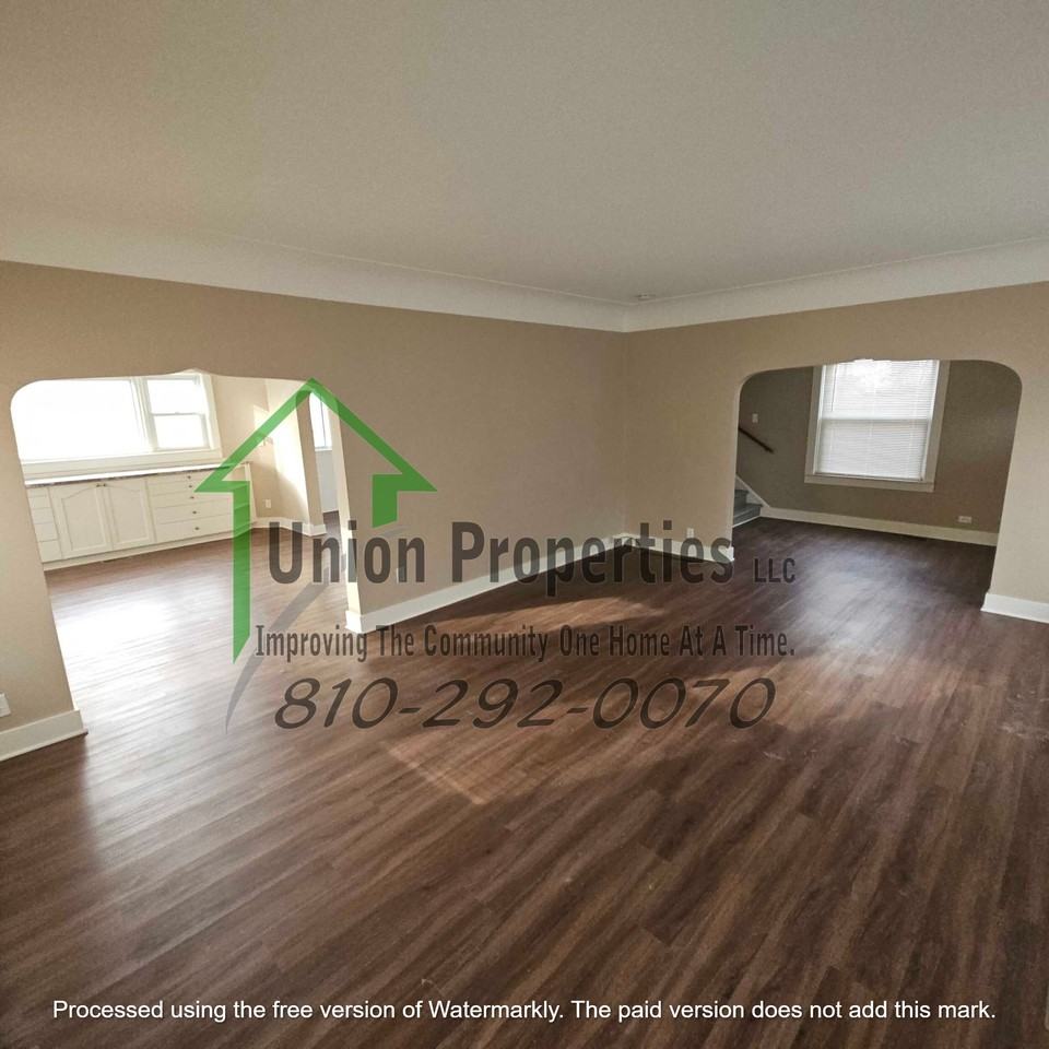 263 N Elk St #1 - Photo 2 of 25