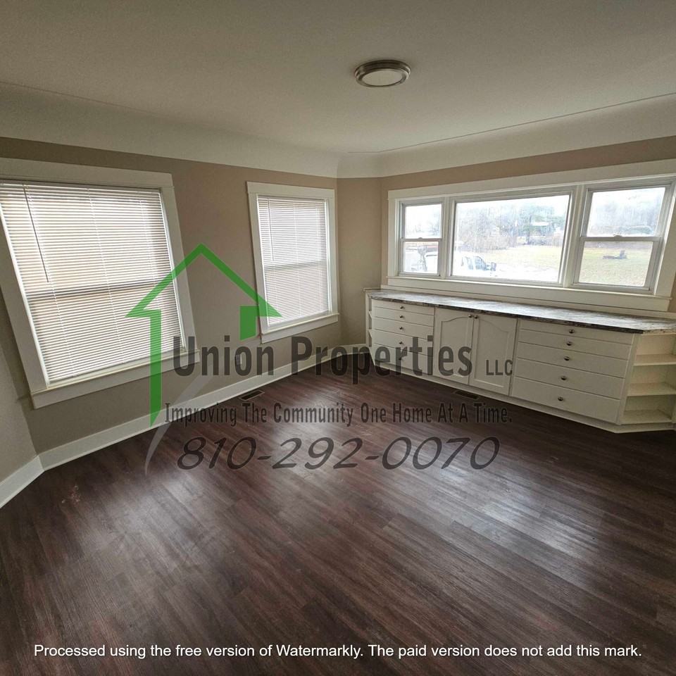 263 N Elk St #1 - Photo 3 of 25