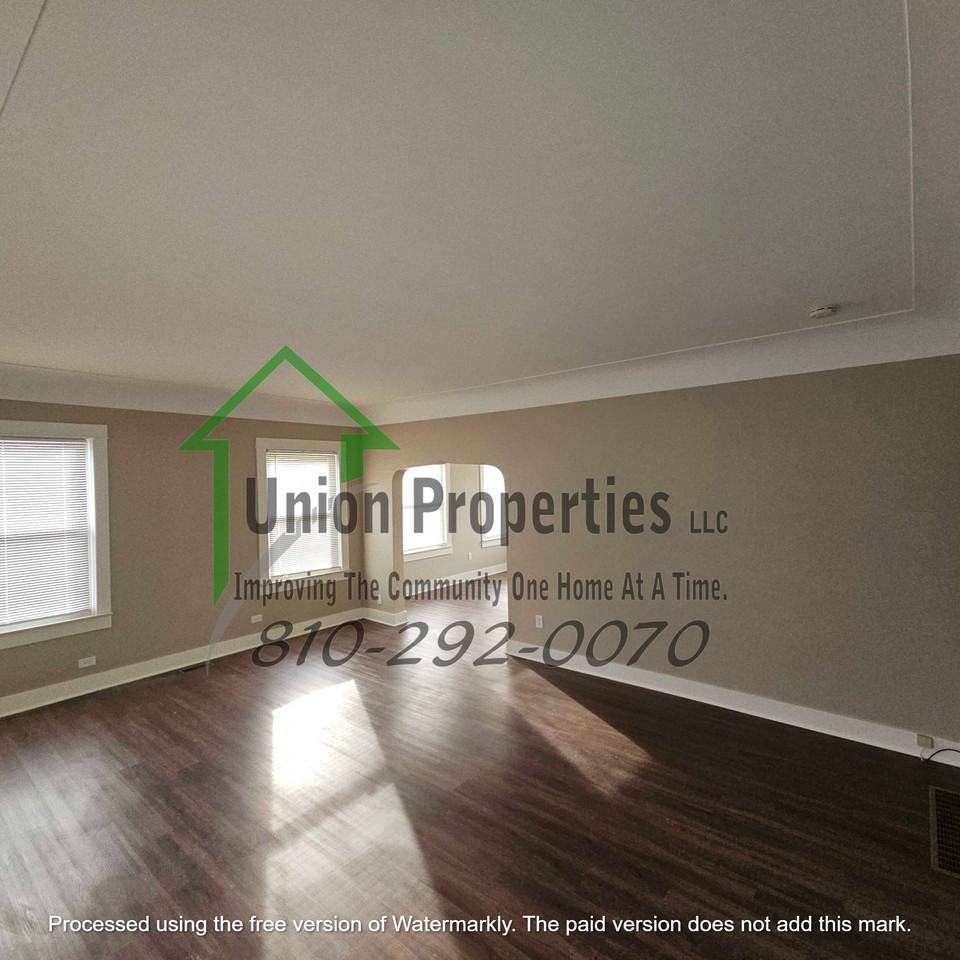 263 N Elk St #1 - Photo 4 of 25