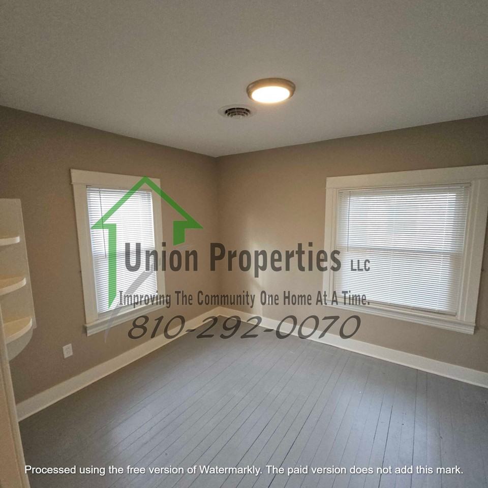 263 N Elk St #1 - Photo 6 of 25