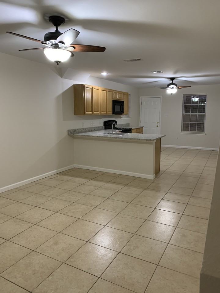 5200 W Napoleon Ave #C - Photo 5 of 15