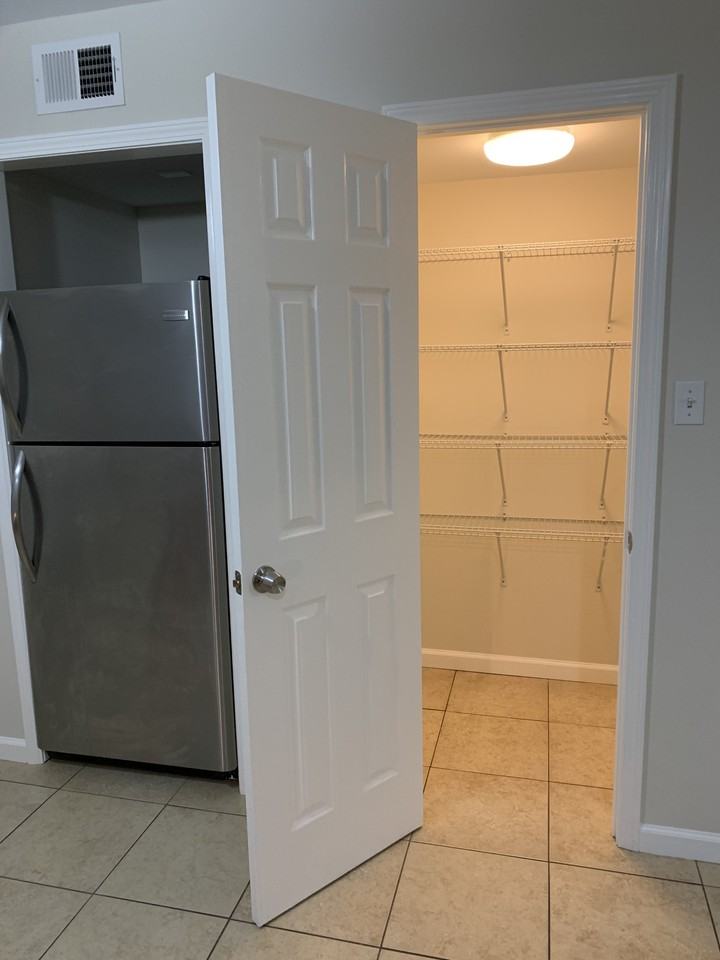 5200 W Napoleon Ave #C - Photo 7 of 15