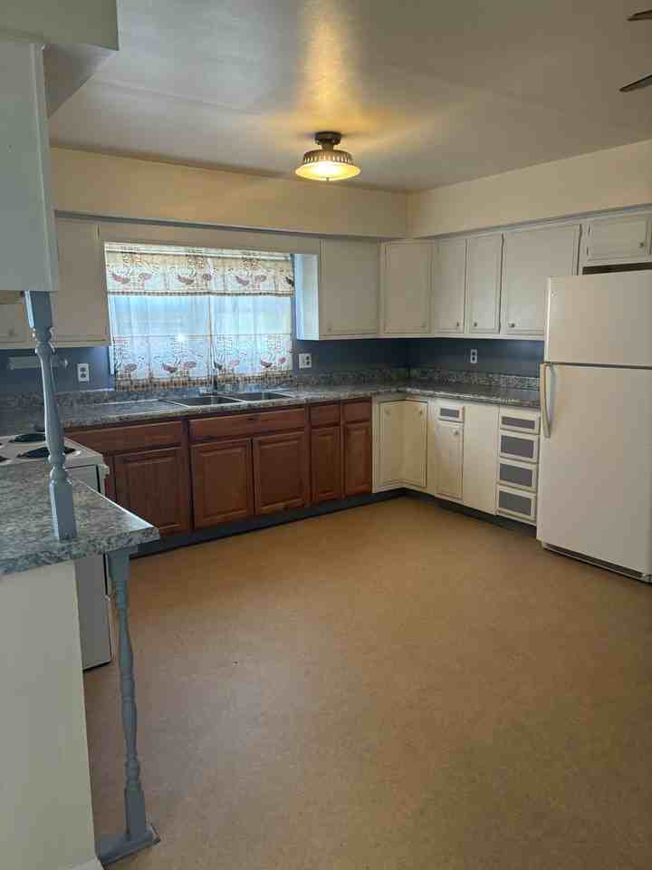 338 S 8th St #1 - Photo 4 of 18