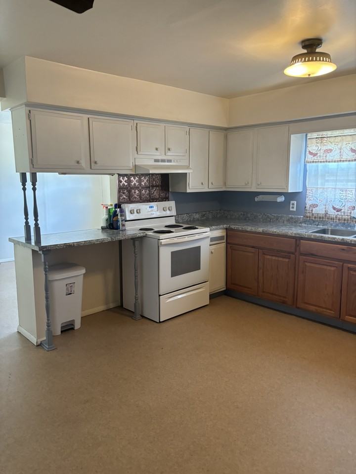 338 S 8th St #1 - Photo 5 of 18