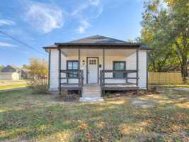 featured image of 146 N Donald Ave #1