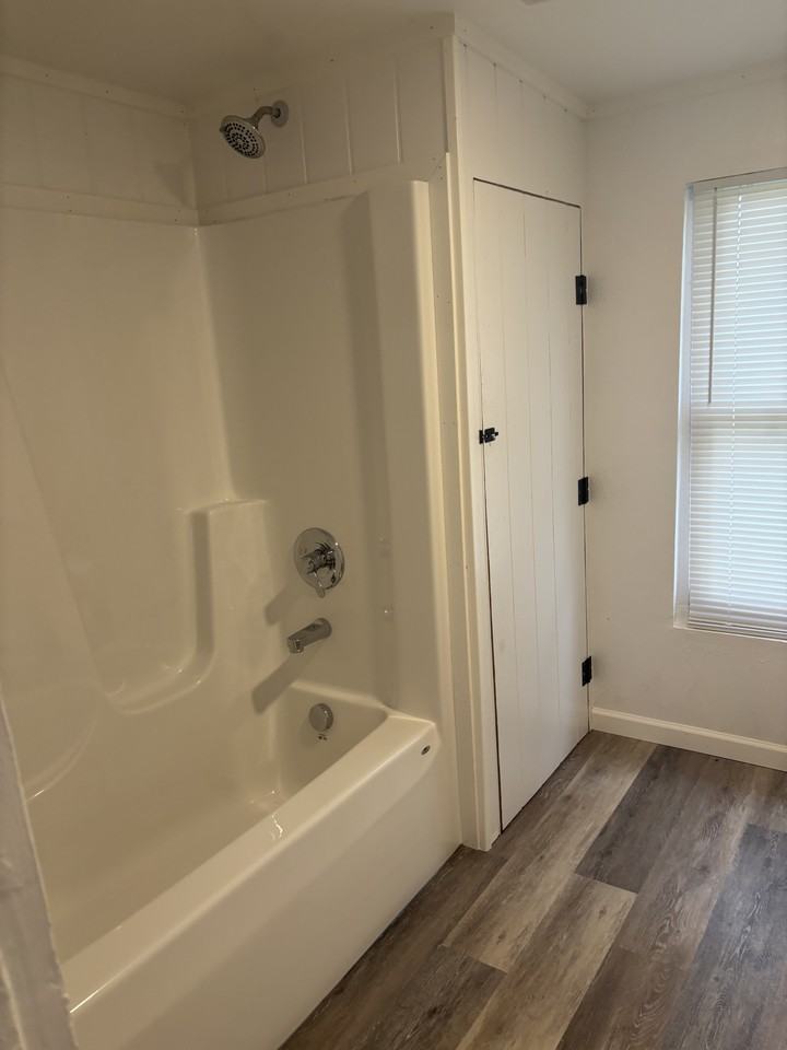 107 N Saint Clairsville Rd #D - Photo 3 of 6