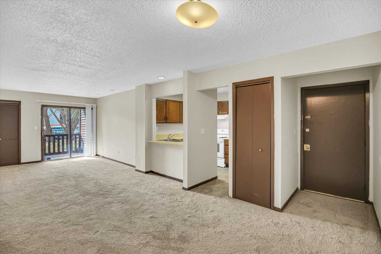 243 Keystone Drive - Photo 2 of 16