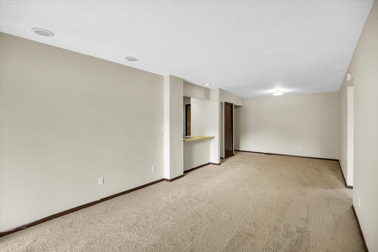 243 Keystone Drive - Photo 6 of 16