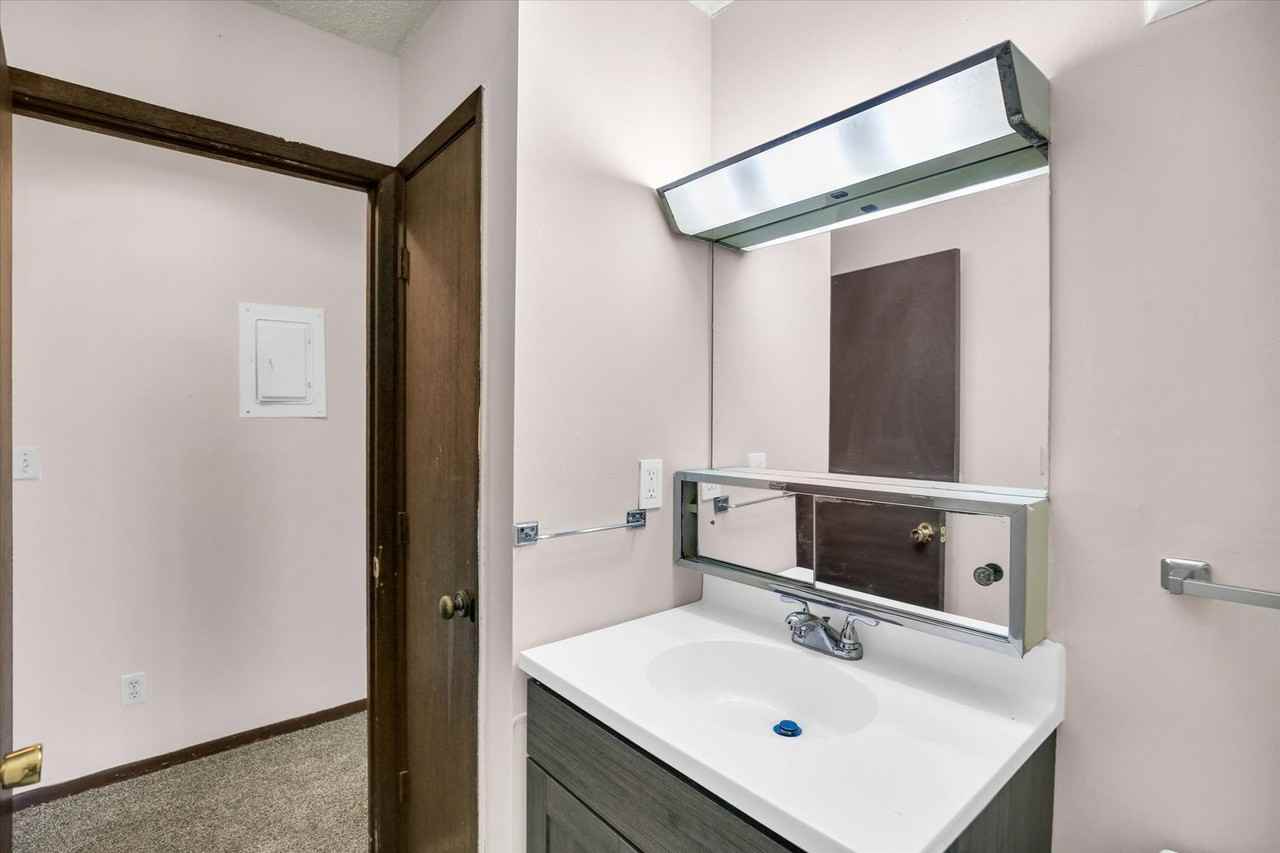 213 Keystone Drive - Photo 4 of 18