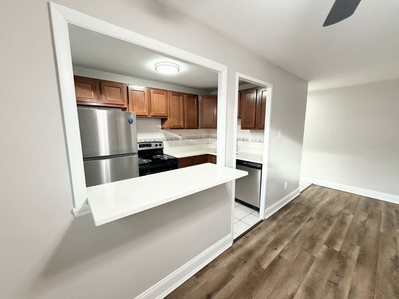 REGENCY COURT APARTMENTS -- 018 - Photo 2 of 26