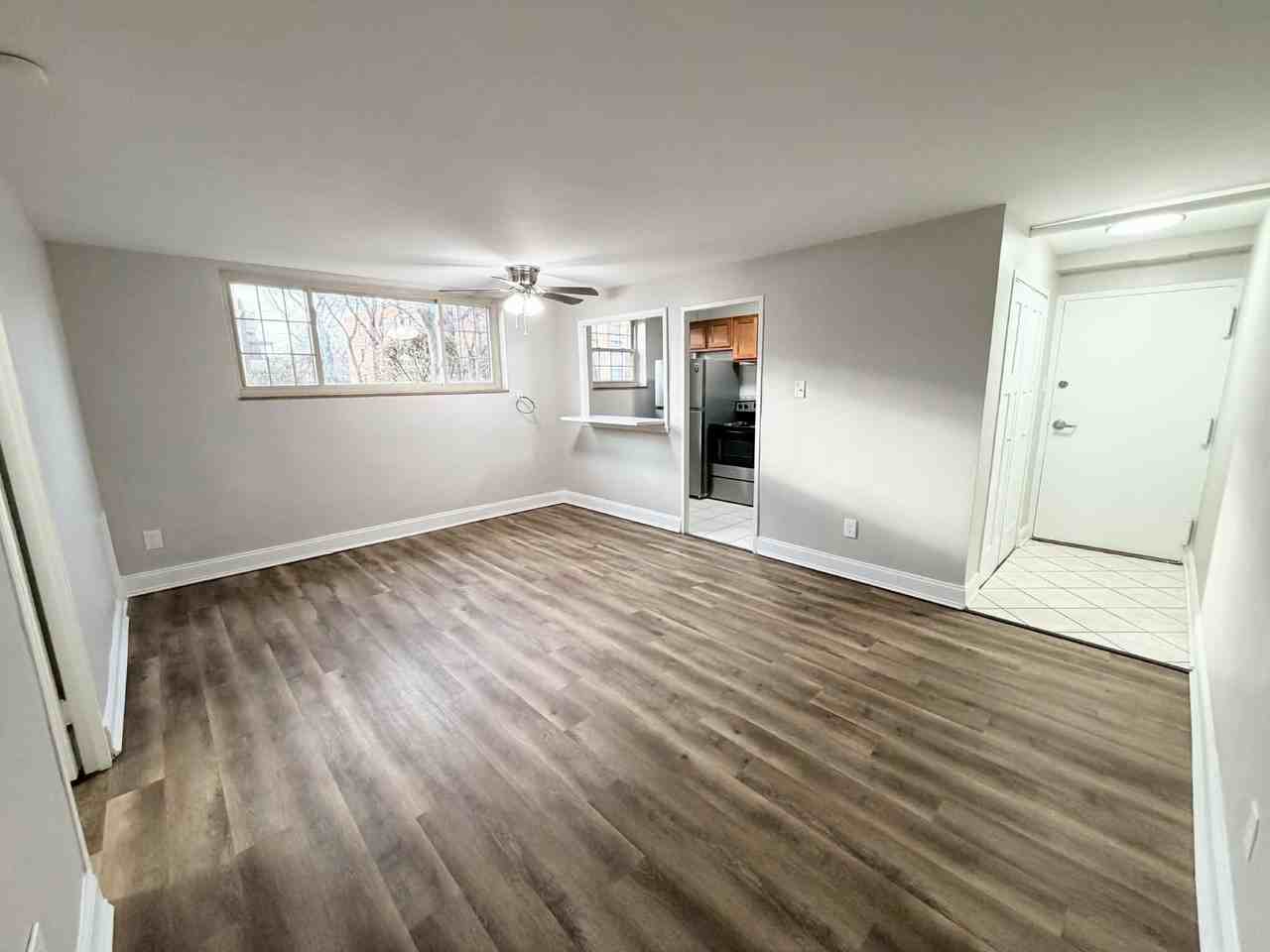 REGENCY COURT APARTMENTS -- 018 - Photo 3 of 26