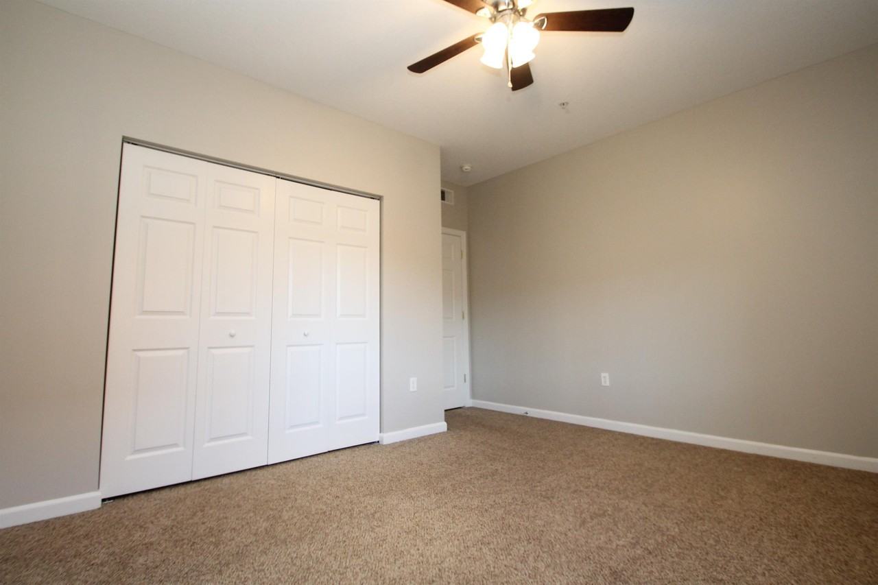 LIBRARY SCHOOL APARTMENTS -- 307 - Photo 4 of 50