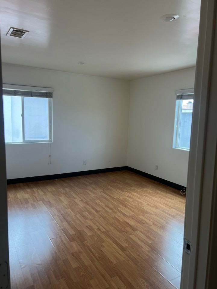 4226 Copeland Avenue - Photo 5 of 10