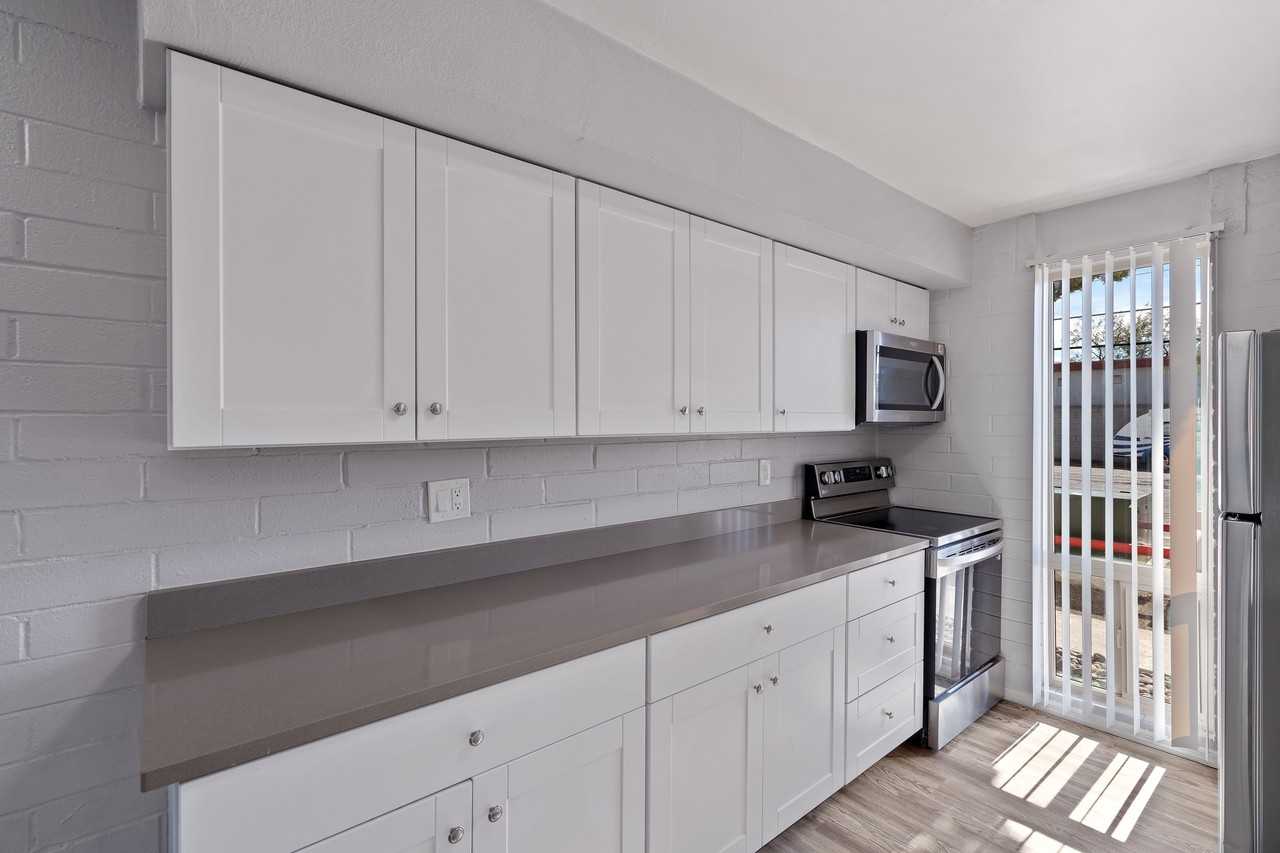 1805 // 5570 East Hampton Street #104 - Photo 6 of 15